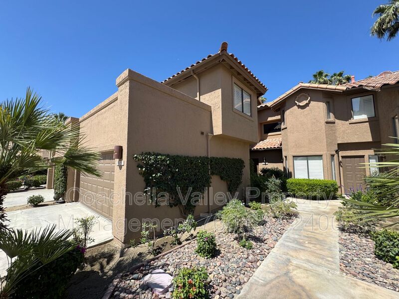 Palm Desert House: 38297 Crocus Ln
