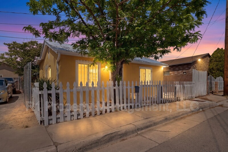 Albuquerque House: 515 Marble Avenue