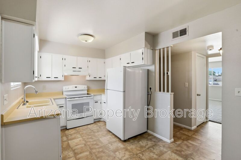 Phoenix Townhome: 3934 E. Piccadilly Rd.