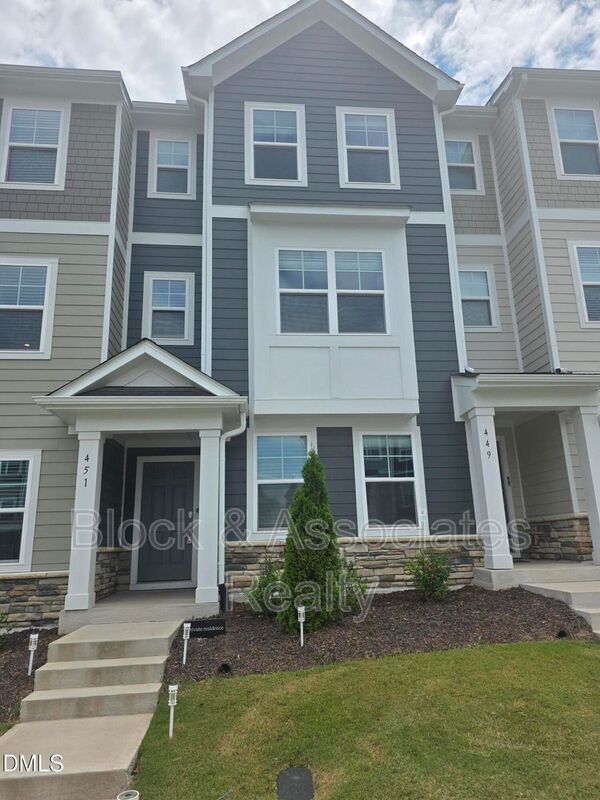 Apex House: 451 Carolina Springs Blvd