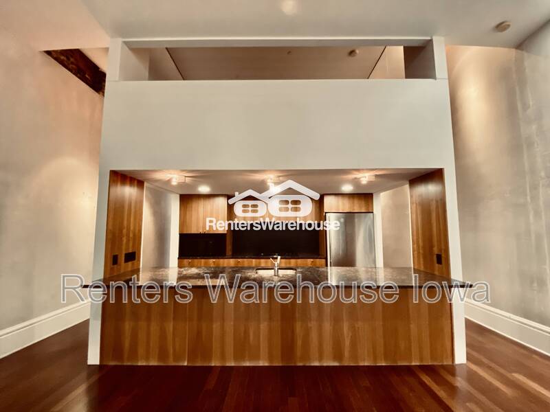 Des Moines Condo: 520 1/2 Grand Ave