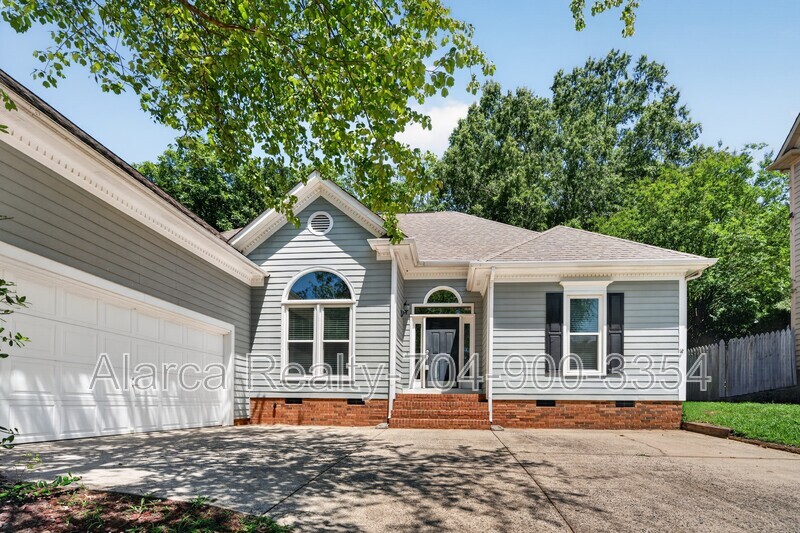 Charlotte House: 12736 Wetherburn Ln