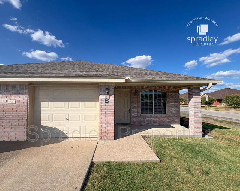 Killeen Townhome: 4501B John David Dr