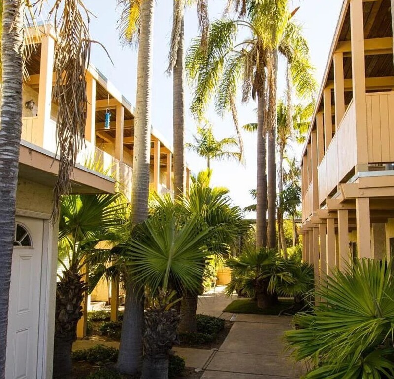 Goleta Condo: 409 Ellwood Beach Dr