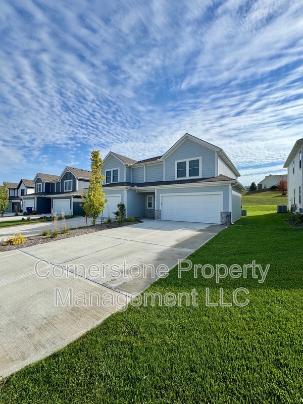 De Soto Condo: 8419 Valley Spring Drive