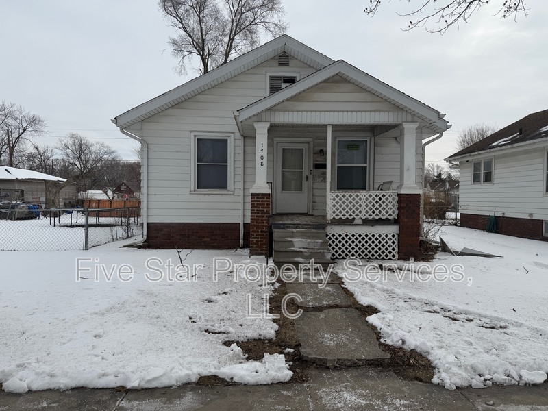 Springfield House: 1708 S Loveland Ave