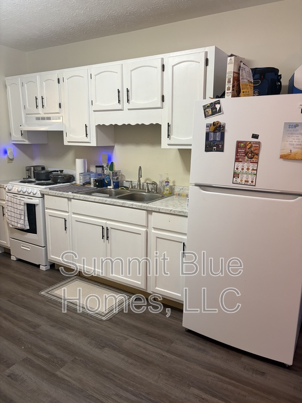 Kingsport Condo: 3953 Kent St