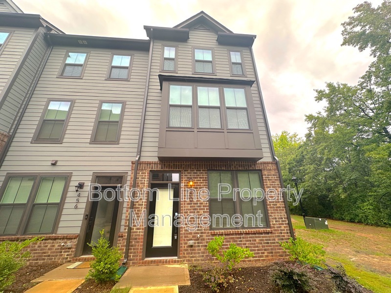 Charlotte Townhome: 460 Spearfield Ln