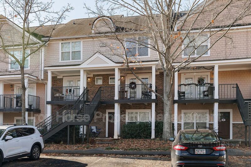 Athens House: 1035 Barnett Shoals Rd