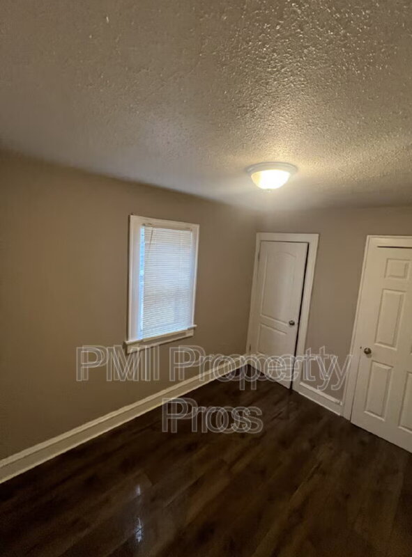 Milwaukee House: 4678 N 49th St