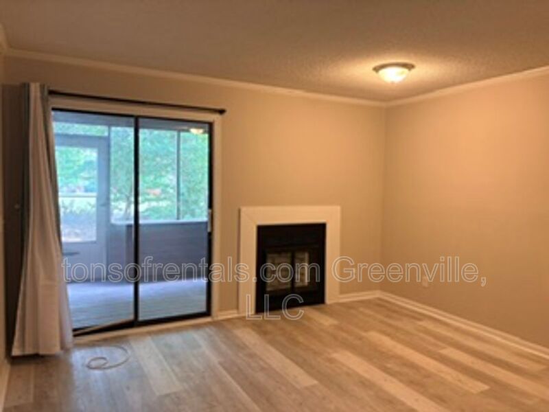 Taylors Condo: 805 Stallings Rd.