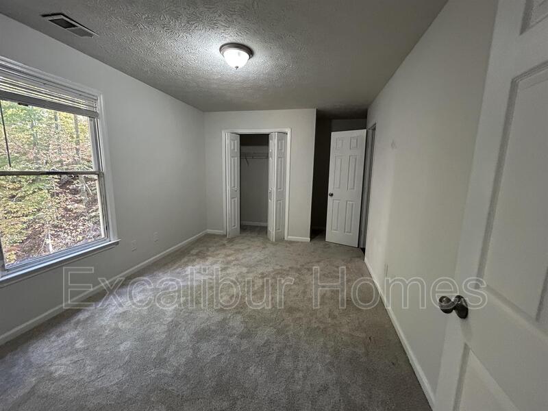 Cumming House: 4870 Wade Valley Way