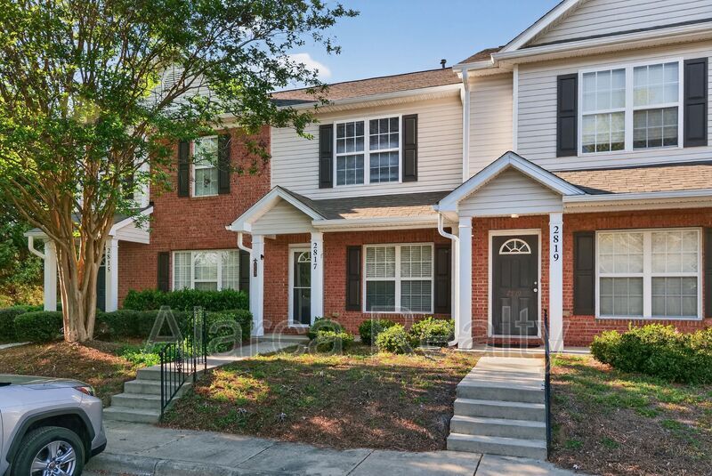 Matthews Townhome: 2817 Summergrove Ct