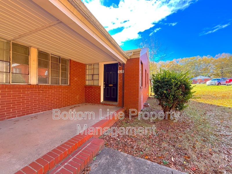 Charlotte Condo: 3021 Marlborough Rd