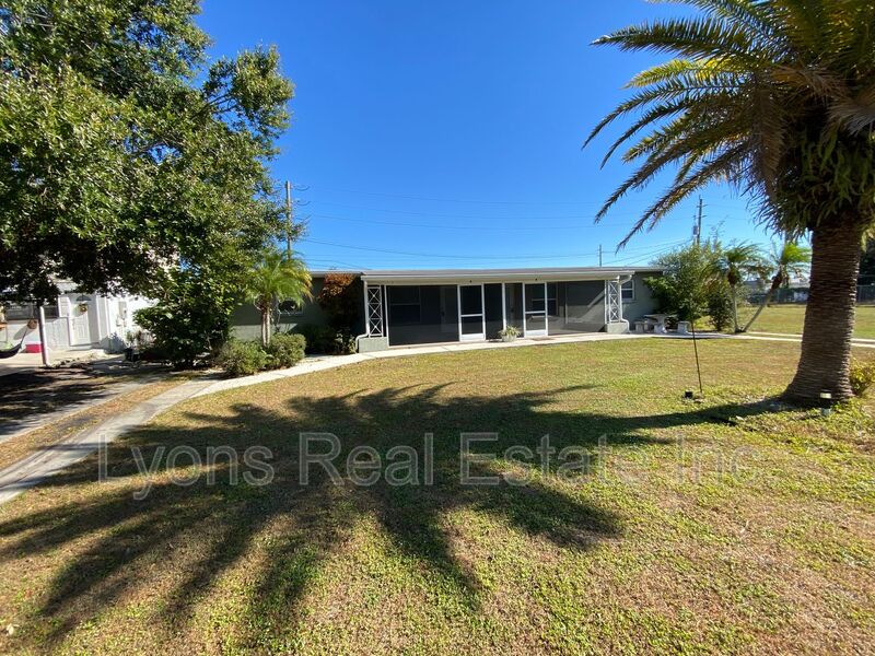 Port Charlotte Condo: 394 N Spring Lake Blvd