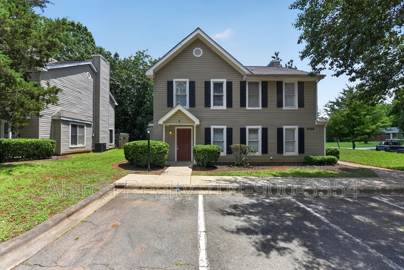 Charlotte Townhome: 3134 Driftwood Dr Apt A