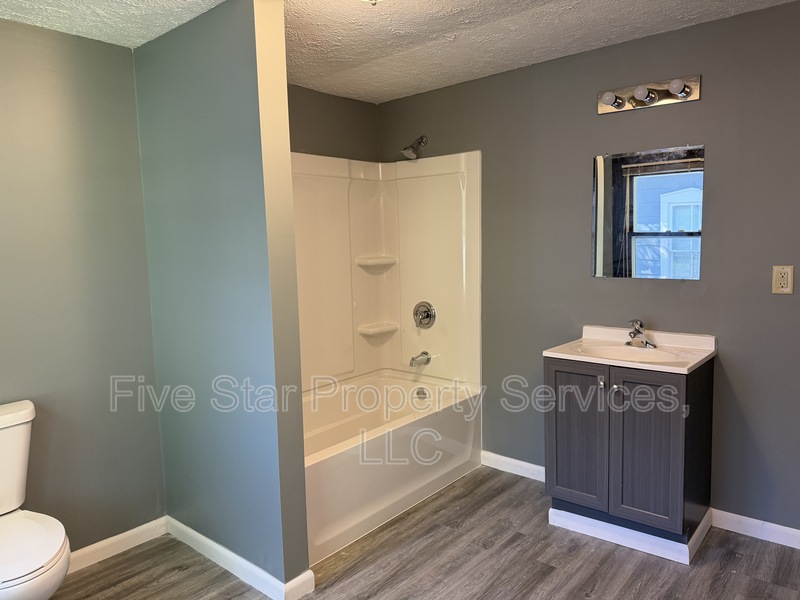 Springfield Condo: 229 W Allen St
