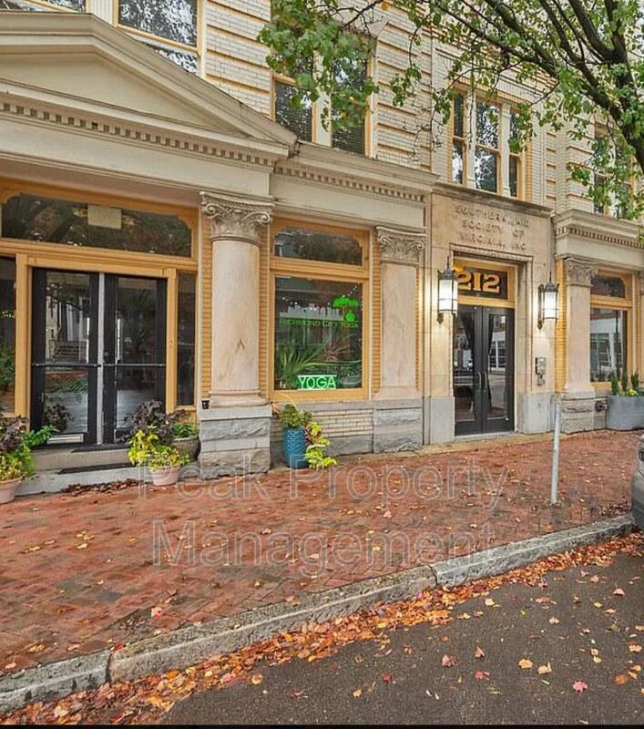 Richmond House: 212 E Clay St,