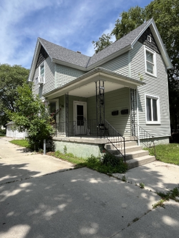 Sheboygan Condo: 1726 North 9th Street - 1726A - Upper