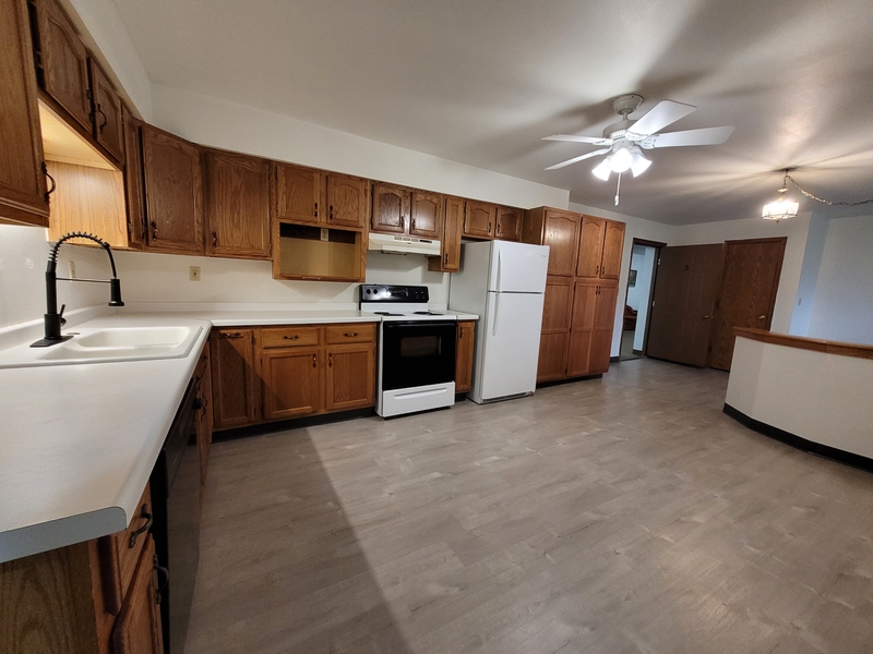 Seymour Condo: 220 Robbins Street - 5