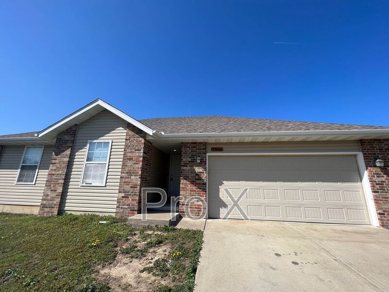 Joplin House: 4515 E Chipmunk LN