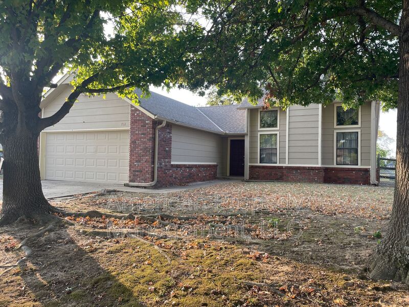 Jenks House: 712 W 119th Pl