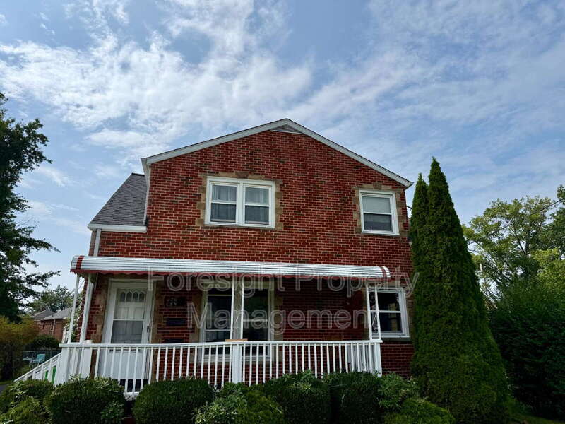 Euclid Condo: 654 E 240th St