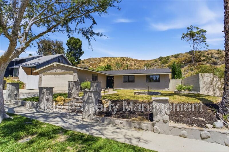 Canyon Country House: 28136 Bakerton Ave