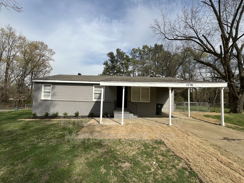 Memphis House: 3736 Debby Dr