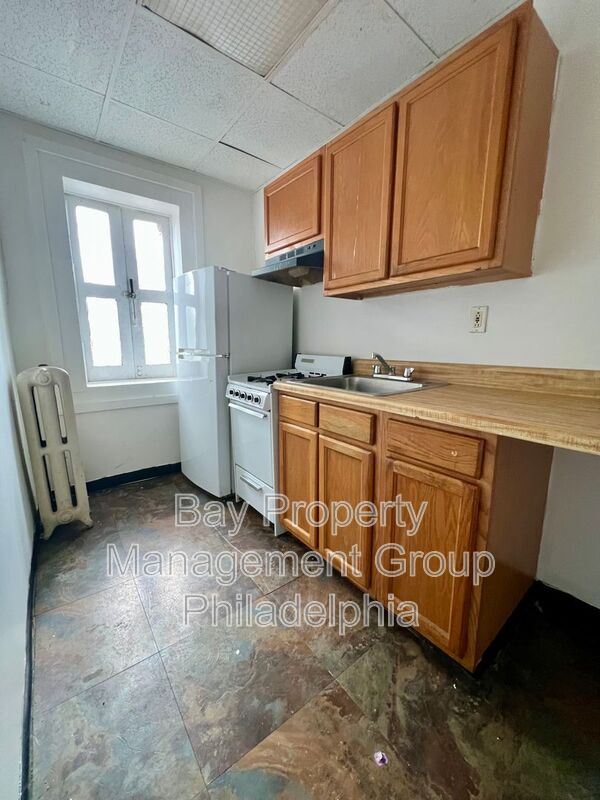 Collingdale Condo: 1001 Clifton Ave