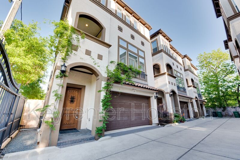 Houston House: 6105 Stillman St