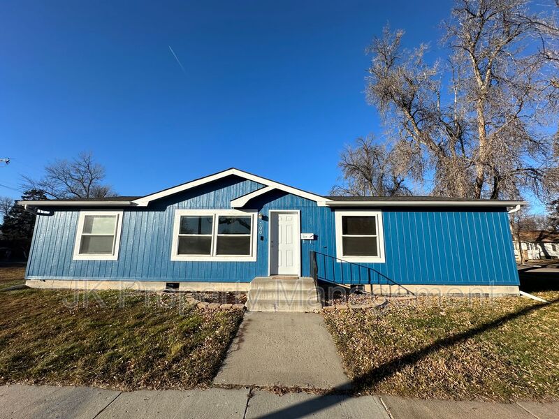 Great Falls House: 300 7th Street SW