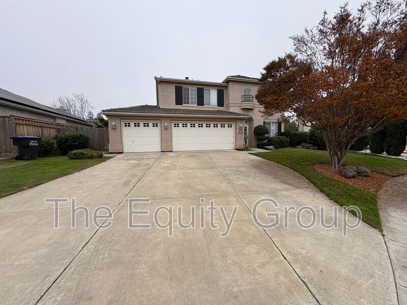 Visalia House: 2650 S Peppertree St