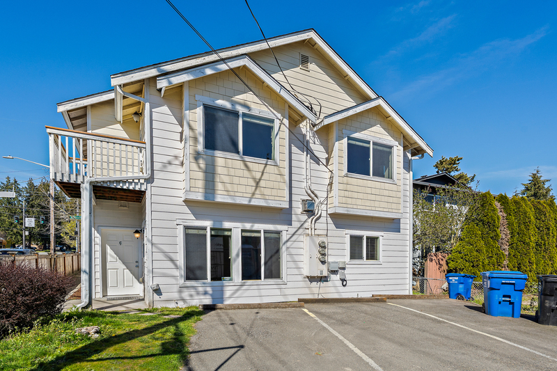 Seattle House: 501 N 105th St