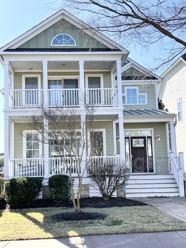 Hampton House: 2604 East Pembroke Avenue