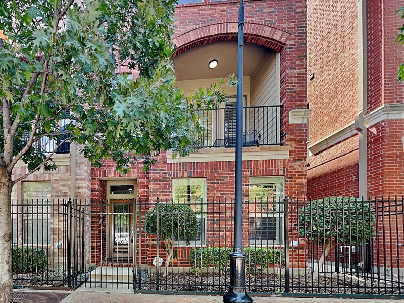 Dallas Condo: 2222 Marilla St
