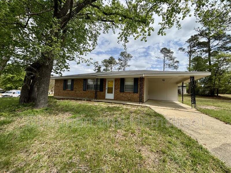 Martinez House: 336 Deerwood Court