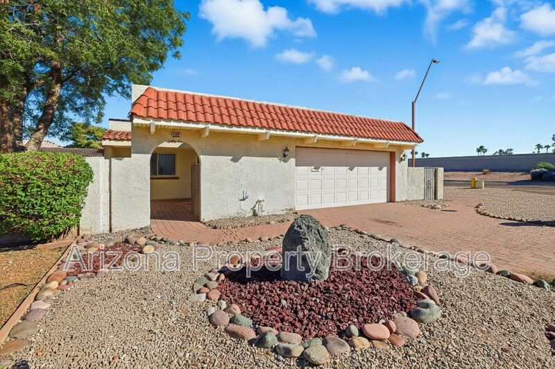 Tempe House: 2192 E. Balboa Dr.
