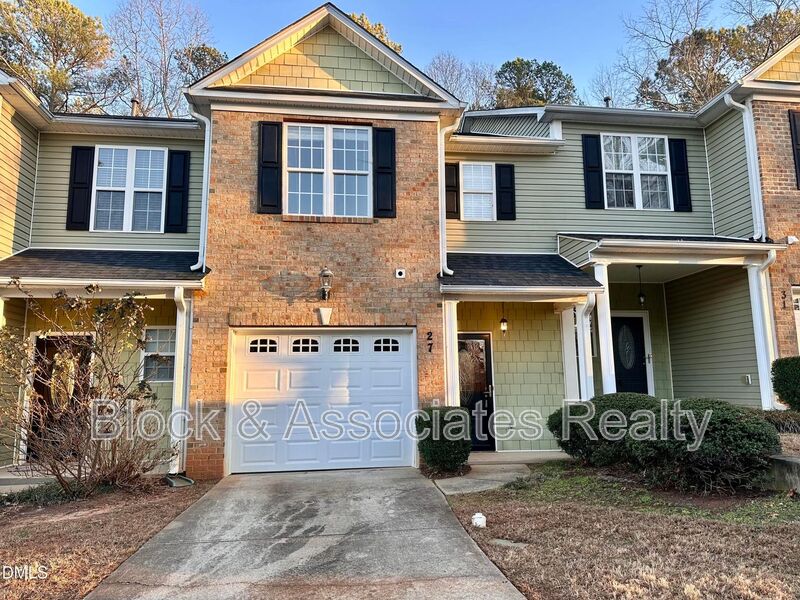 Clayton House: 27 Great View Ct