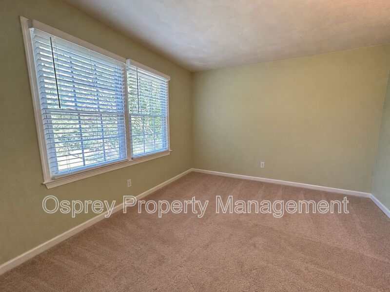 Spacious 4-Bedroom Home in Hunningdon Lakes – Chesapeake, VA - Photo 13