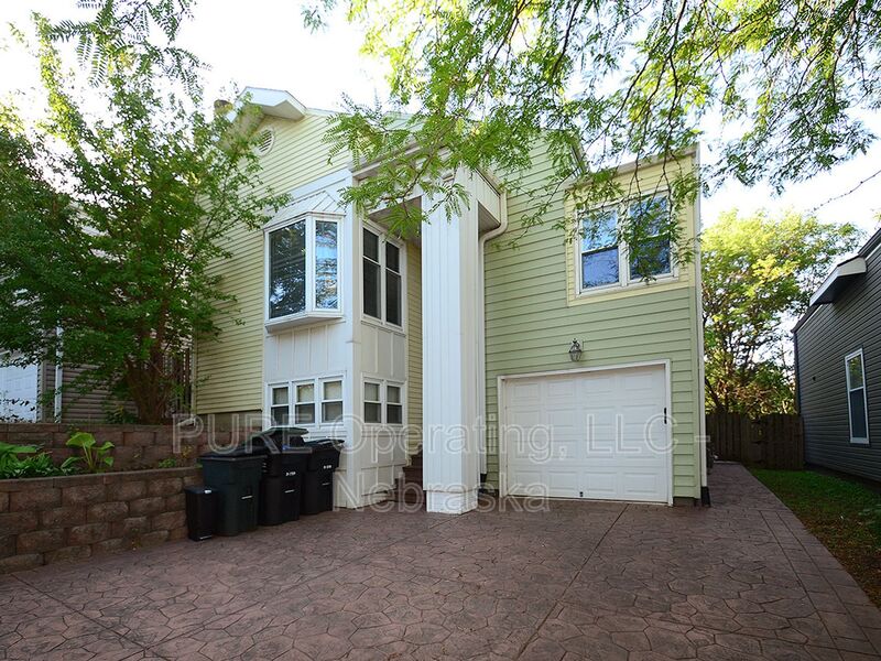 Omaha House: 1217 Pierce St