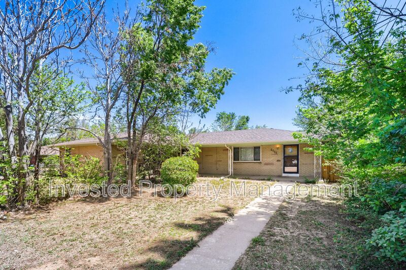 Wheat Ridge House: 4660 Upham St