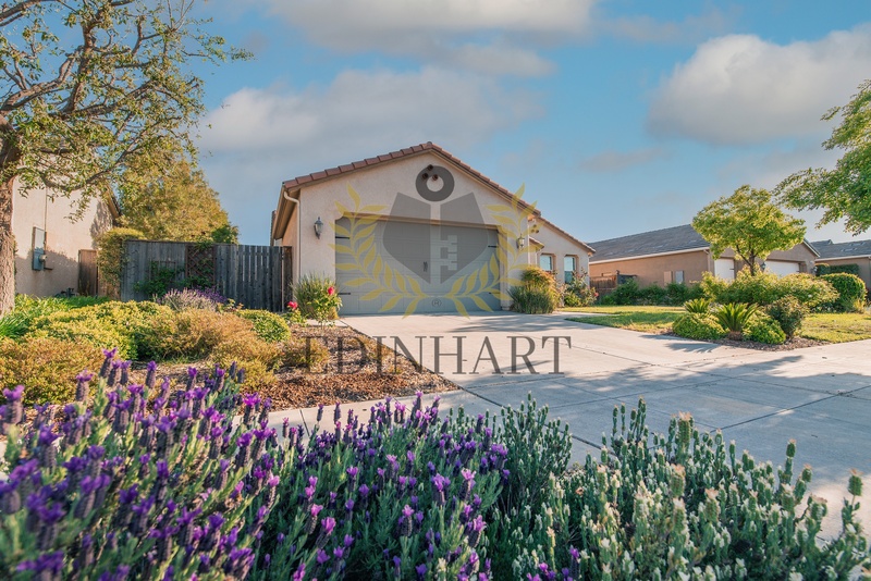 Clovis House: 3952 Serena Avenue