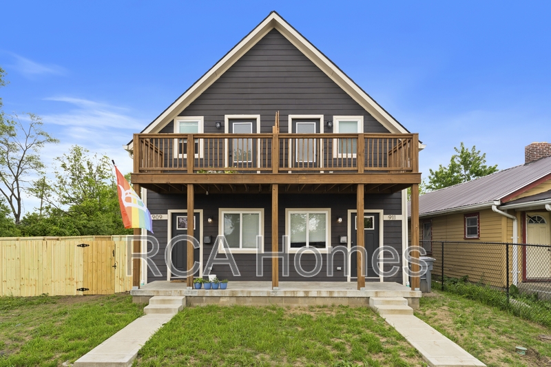Indianapolis House: 911 Saint Peter Street