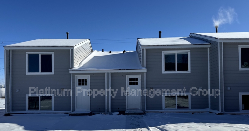 Calgary House: 4649 Hubalta Rd SE