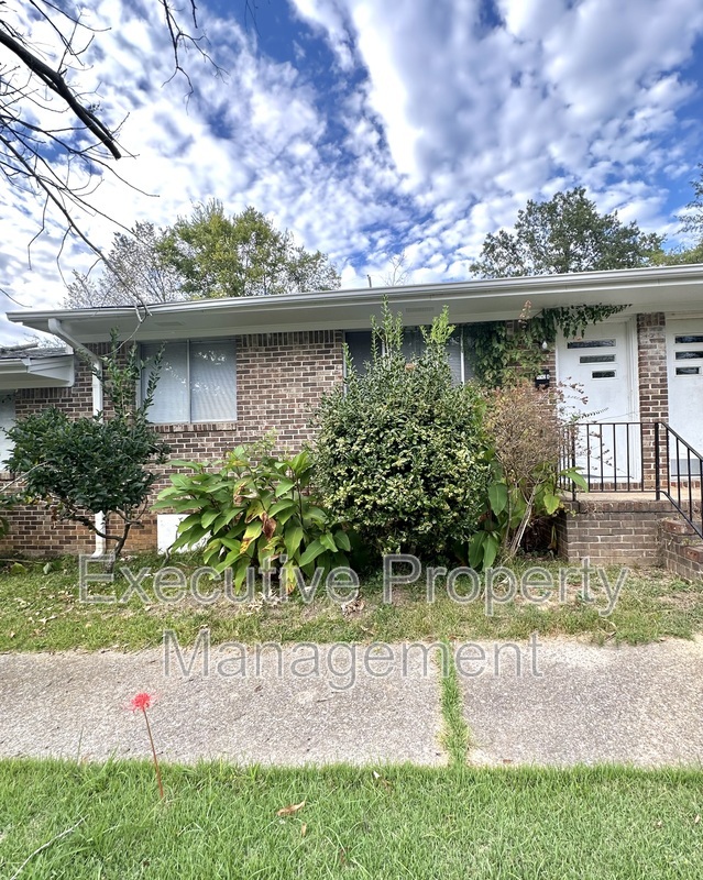 Birmingham Condo: 7742 Rugby Avenue