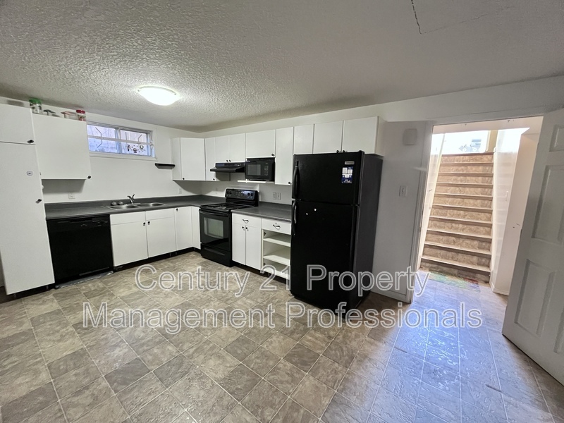 Edmonton House: 12915-69 Street NW