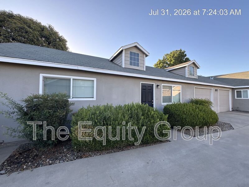 Visalia Condo: 547 Tulare Avenue