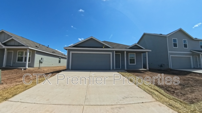 Lockhart House: 2324 Sprinkle Drive