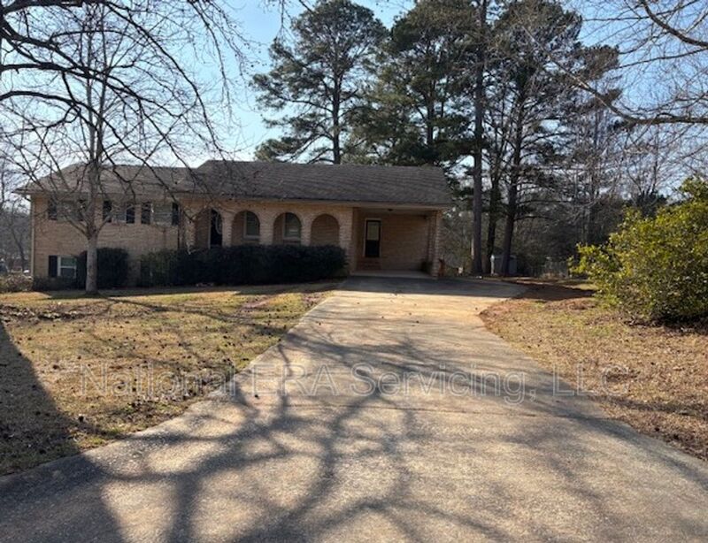 Griffin House: 103 Forestwood Dr